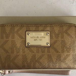 Michael Kors Wristlet Wallet Gold